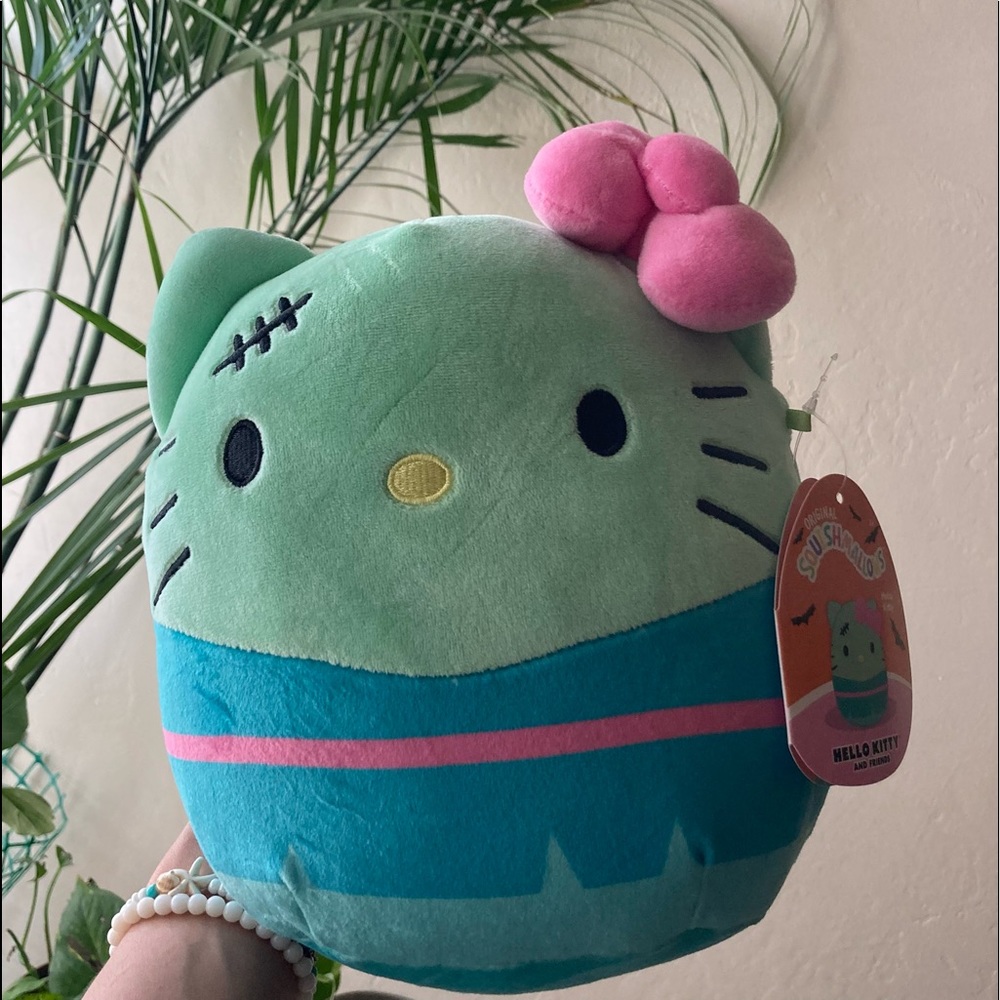 BRAND NEW WITH TAGS RARE HELLO KITTY SQUISHMALLLLOW HALLOWEEN FRANKENSTEIN